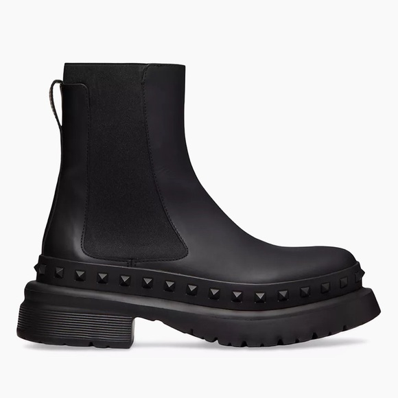 NEW Valentino Garavani M-Way Rockstud Ankle Boots.  SIZE 10. $1270. - Picture 1 of 5